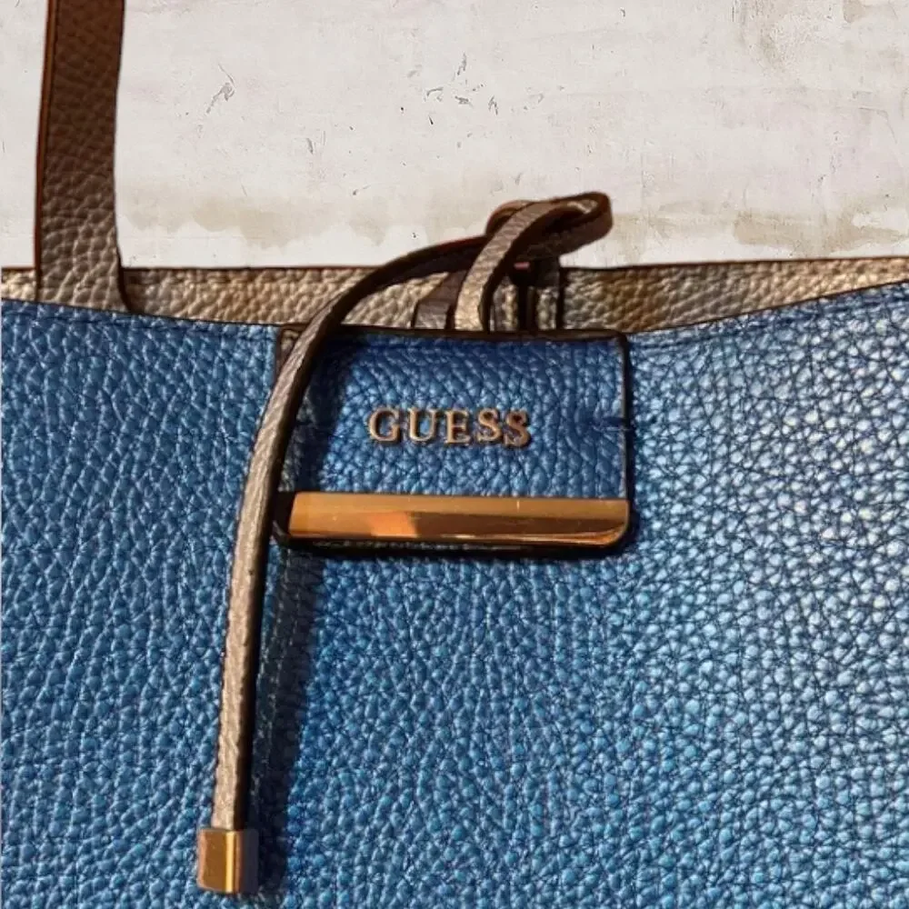 GUESS Metallic Reversible Tote Bag or Mask - Picture 3 of 6